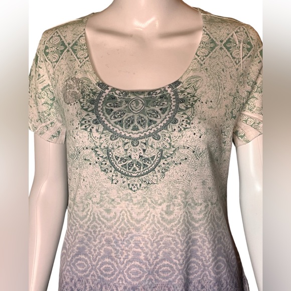 World Unity pullover high low shirt - Picture 2 of 6